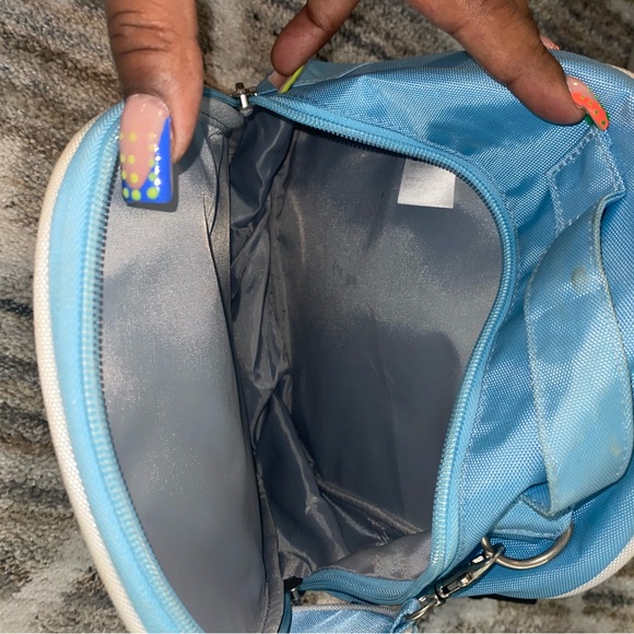 Backpack - Picture 4 of 6